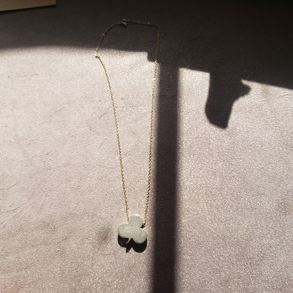 Unique Vintage Silver & Gold Clover Spade Pendant Necklace - Picture 6 of 9